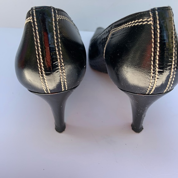 Stuart Weitzman Black Heels Size 6W - Picture 8 of 13